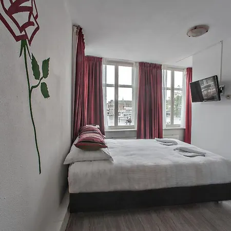 Hotel The Rose 2*